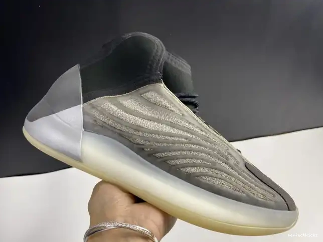 Barium H68771 Quantum Yeezy Adidas 0529